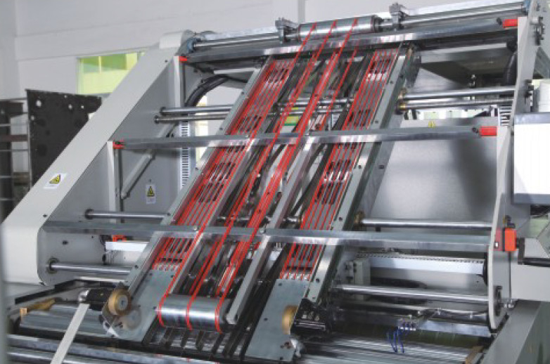 Ondulé 1450mm*1450mm machine à plastifier à grande vitesse DX-1450