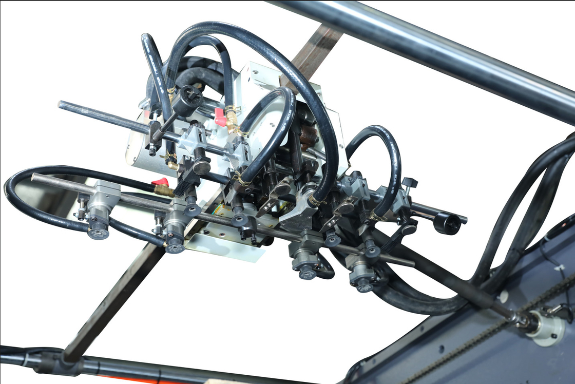 1650*1450mm a ridé la grande vitesse de machine de lamineur de flûte de 5 plis